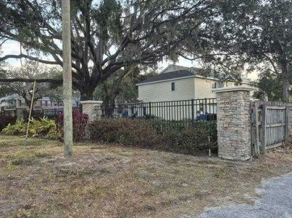 225 S Valrico Rd, Valrico, FL 33594