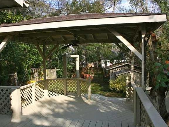 2nd image of 2317 Winona Ave