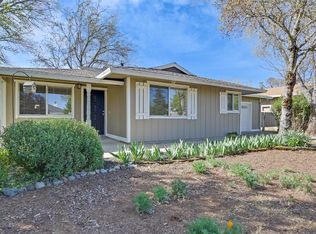 18203 Lake Forest Dr, Penn Valley, CA 95946
