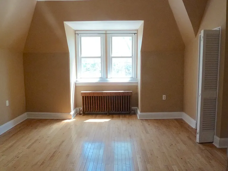 4709 Chester Ave — Photo 9
