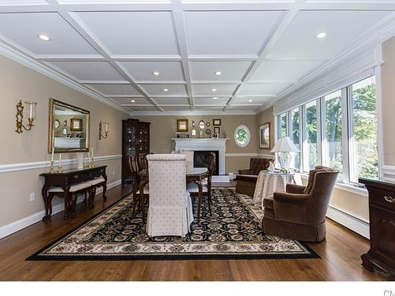 4th image of 46 Dogwood Dr