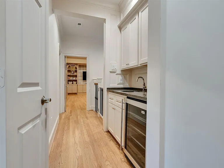6608 Vanderbilt St — Photo 34