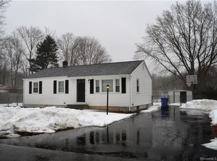 17 Circle Dr, Mansfield, CT 06250