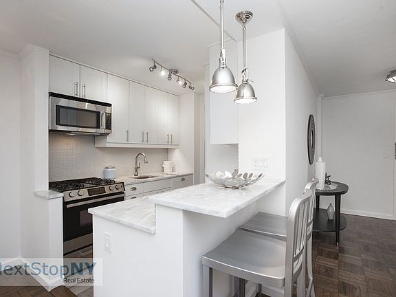 4th image of 963 2nd Ave #8J