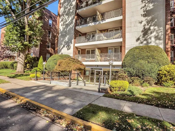 110 Brooklyn Avenue #1H, Freeport, NY 11520