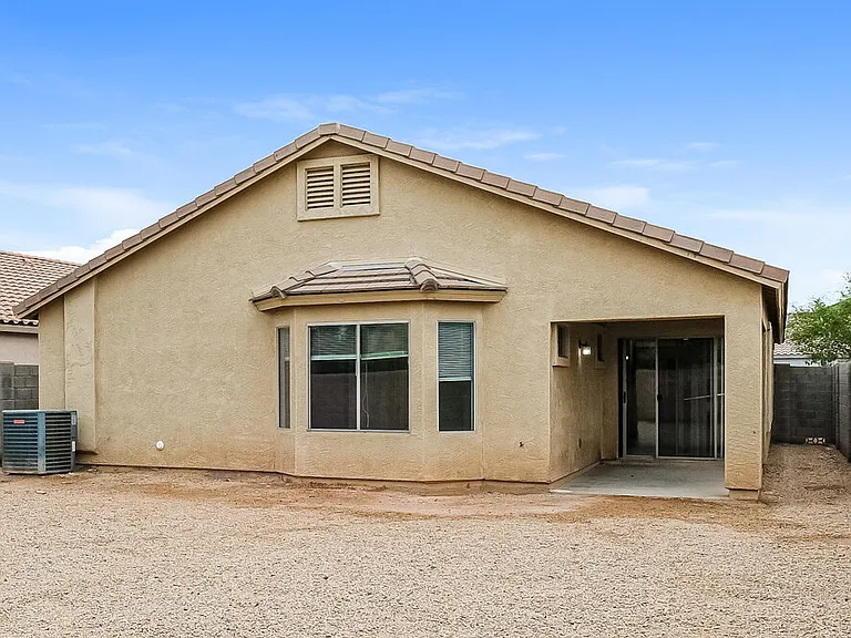 7814 S 72nd Ln — Photo 16