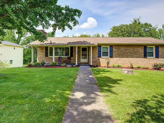 2nd image of 2318 Camelot Cir