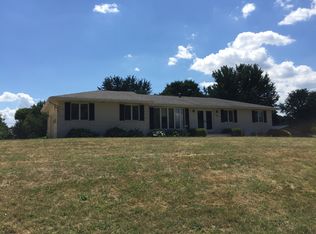 1080 Sunview Cir NE, Hartville, OH 44632