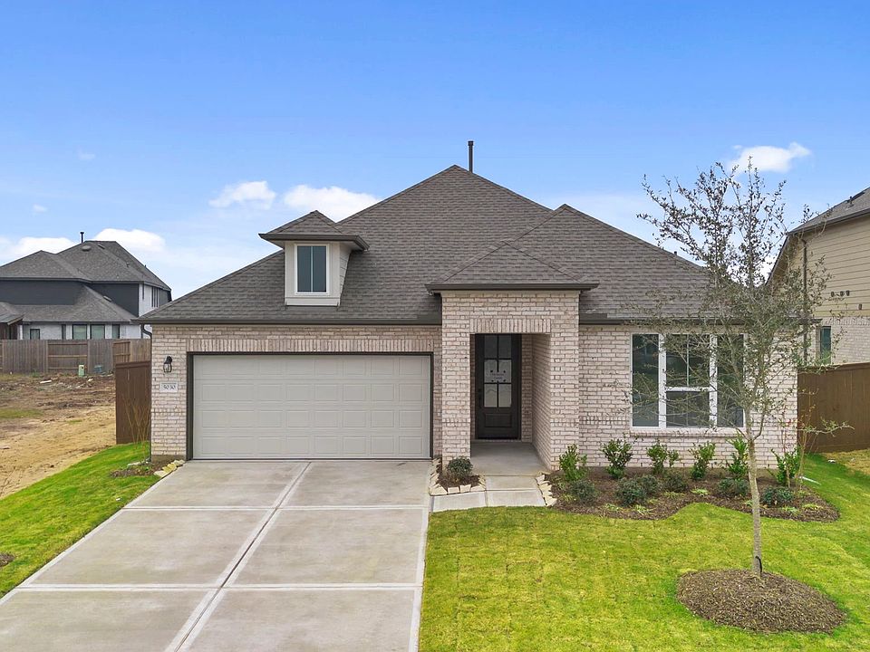 Welcome home to 5030 Field Sparrow Lane located in the Brookewater Community and zoned to Lamar Cons
