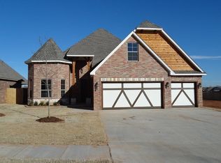 709 NE 23rd St, Moore, OK 73160