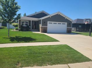 508 14th St SW, Le Mars, IA 51031