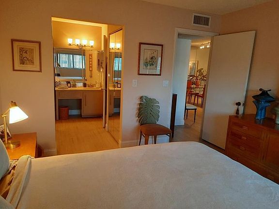 5th image of 15451 Pembridge Dr APT 219