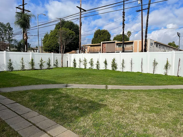 14000 Oxnard St — Photo 8
