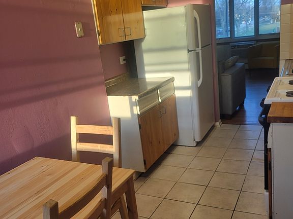 4th image of 1725 Howard Ave