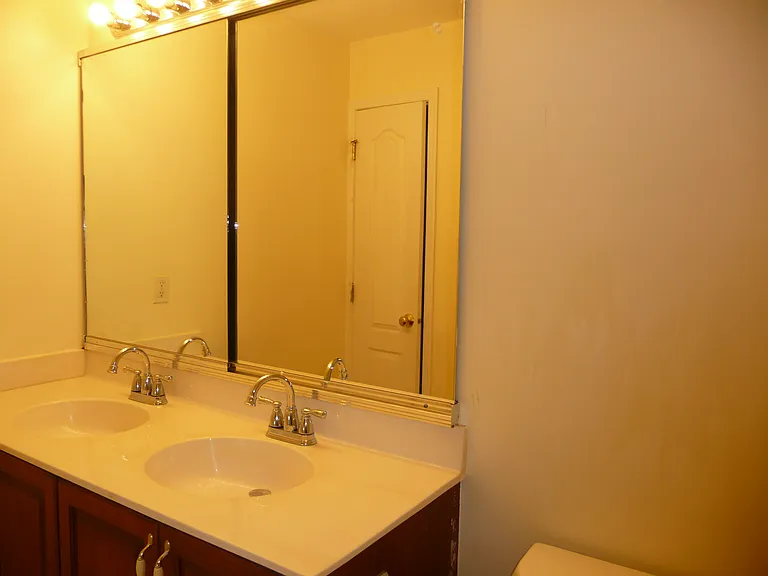 220 Roosevelt Dr — Photo 44