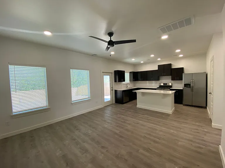 13512 Vinita Dr — Photo 7