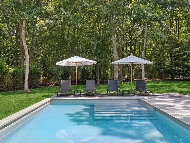 4 Great Circle Rd — Photo 23