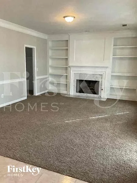 4 bed, 2.5 bath, 2956 sqft, $2,755 — Photo 2
