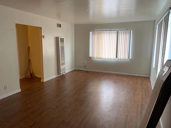 5th image of 5010 Barrett Ave