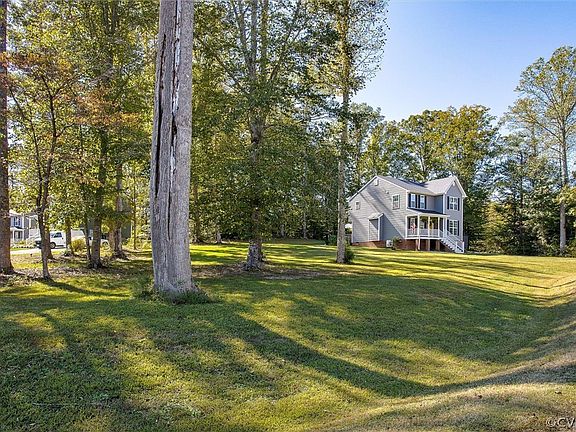 3rd image of 249 Moncuin Ct