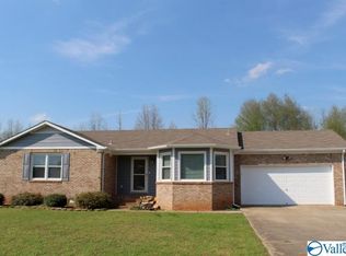 105 Mandy Dr, Hazel Green, AL 35750
