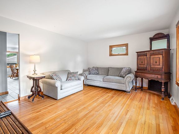 4th image of 229 N Marion Ave