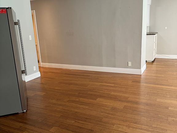 4th image of 5235 Corteen Pl #1B-1Ba-1000Sqft