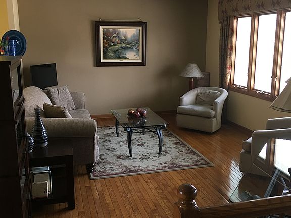4th image of 9121 Forest Dr