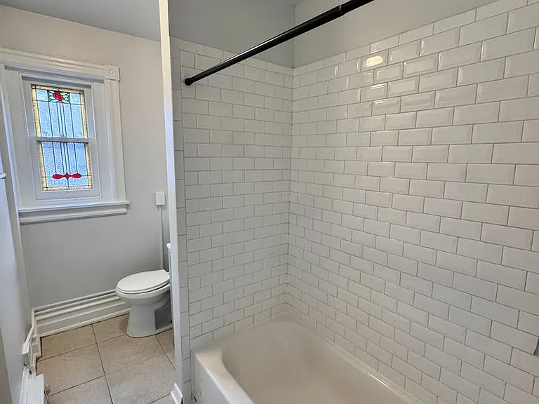 917 W Liberty St — Photo 8
