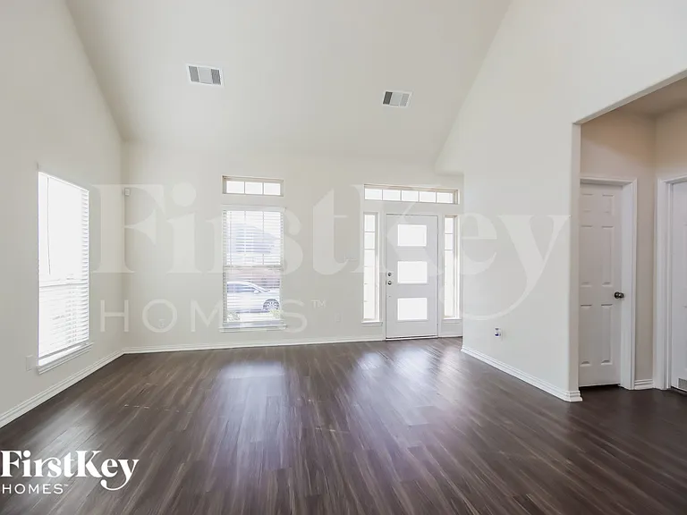 12543 Highgrove Springs Dr — Photo 5