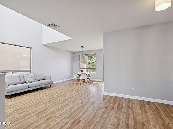 4th image of 16832 S BLUE Court