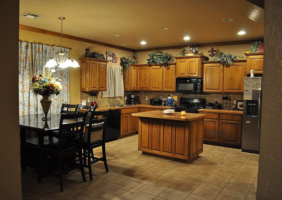 1st image of 628 SW 164th Ter