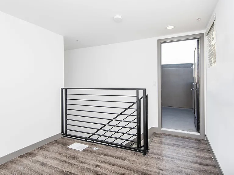7035 S La Tijera Blvd — Photo 9