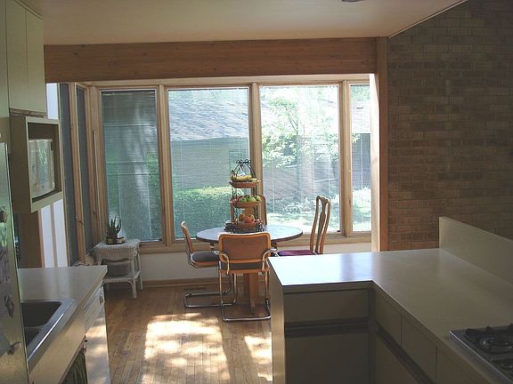 Breakfast nook-kitchen