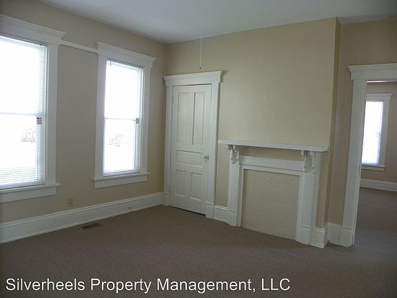 4th image of 306 Short St #A