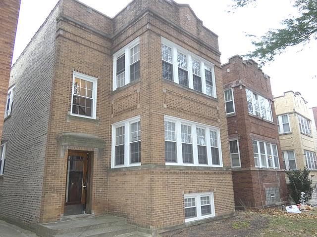 1st image of 5531 N Sawyer Ave #2