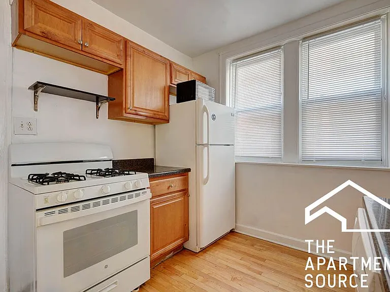4426 N Kenneth Ave #3A — Photo 2