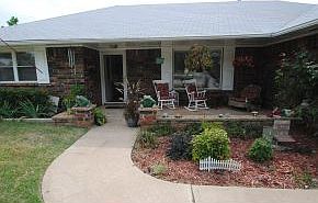 2nd image of 524 Claremont Dr