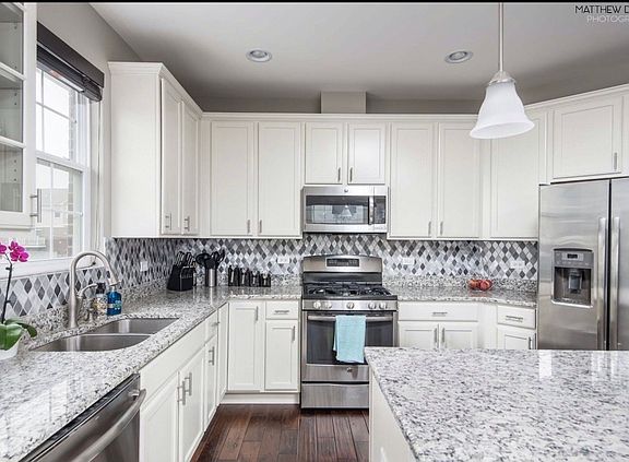 4th image of 10589 W 153rd Pl