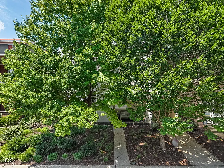 932 N Broadway St #1 — Photo 36