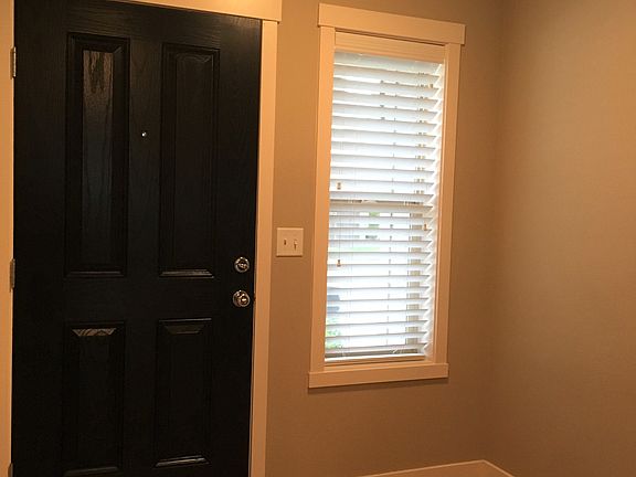 5th image of 8609 NE 37th St