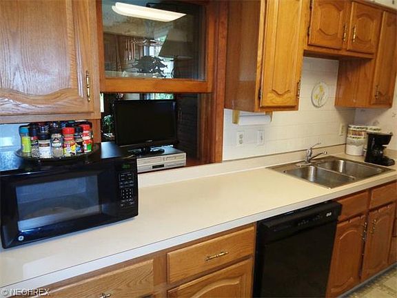 4th image of 1707 Longwood Dr