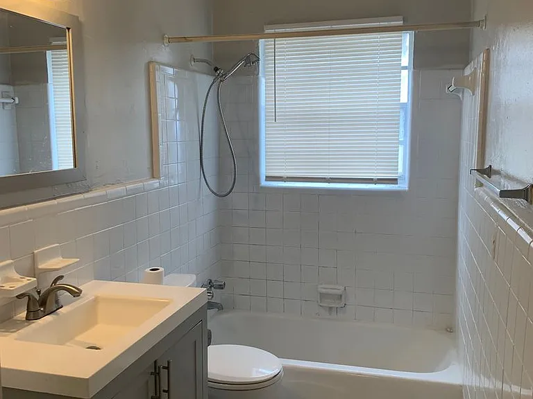 1164 Alta Ave NE — Photo 4