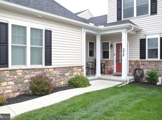 372 English Ivy Dr, Lititz, PA 17543