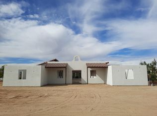 14080 Riverside Dr, Apple Valley, CA 92307