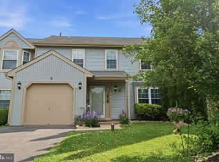 5 Locust Ln, Newtown, PA 18940