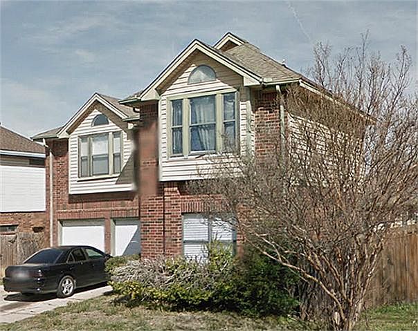 1st image of 909 Ashmount Ln