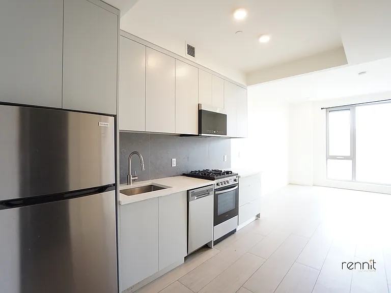 33 Little Nassau St #804 — Photo 1