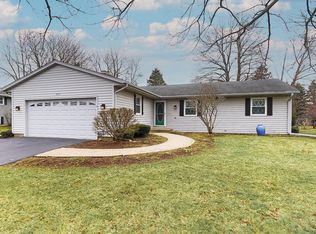 605 Gaslight Dr, Algonquin, IL 60102