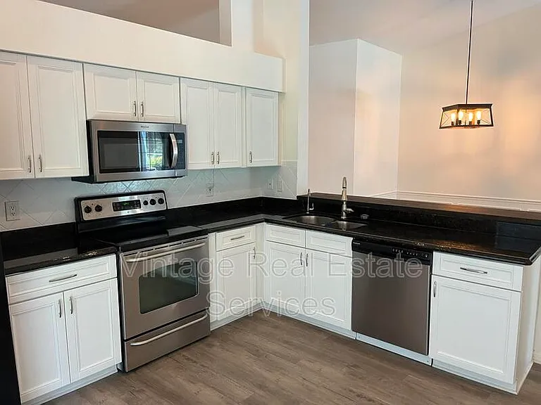 9411 Willow Cove Ct — Photo 13